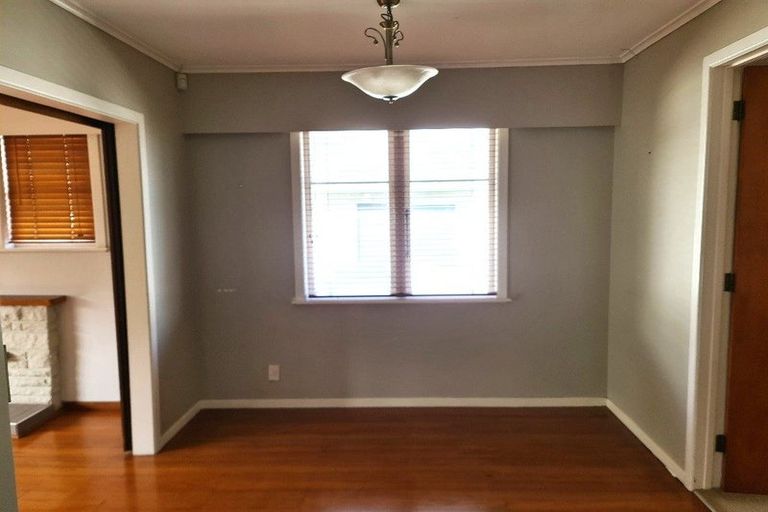 Photo of property in 11 William Souter Street, Forrest Hill, Auckland, 0620