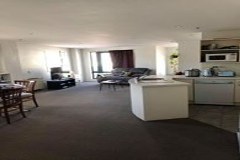 Photo of property in Courtenay Apartments, 402/120 Courtenay Place, Te Aro, Wellington, 6011