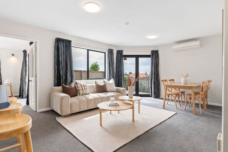 Photo of property in 57 Forest Lake Road, Forest Lake, Hamilton, 3200