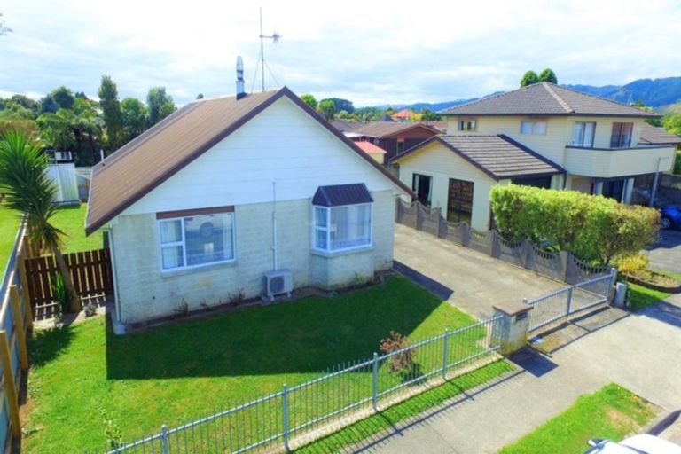 Photo of property in 37 Rimu Street, Levin, 5510