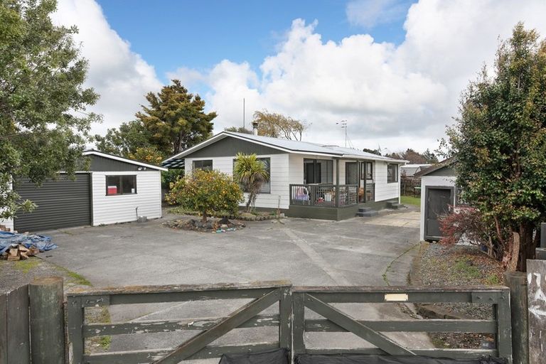 Photo of property in 179a Bridge Street, Bulls, 4818