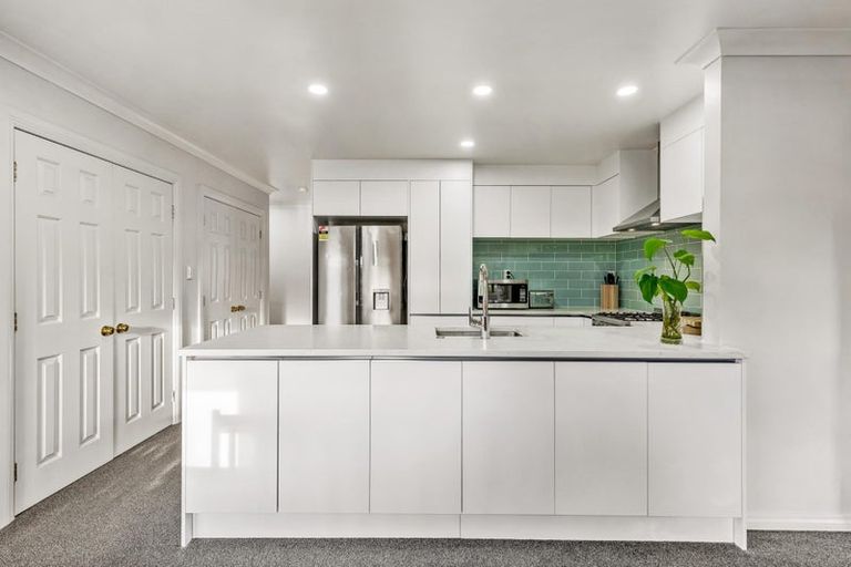 Photo of property in 51 Semillon Avenue, Henderson, Auckland, 0612