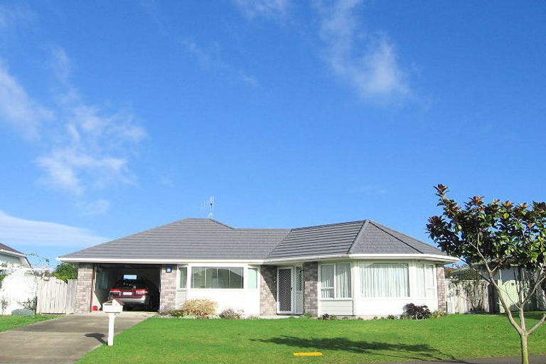 Photo of property in 8 Beachwater Grove, Paraparaumu Beach, Paraparaumu, 5032