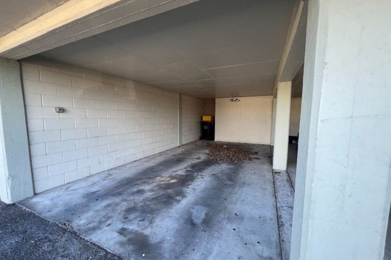 Photo of property in 6 Tiraumea Street, Palmerston North, 4410