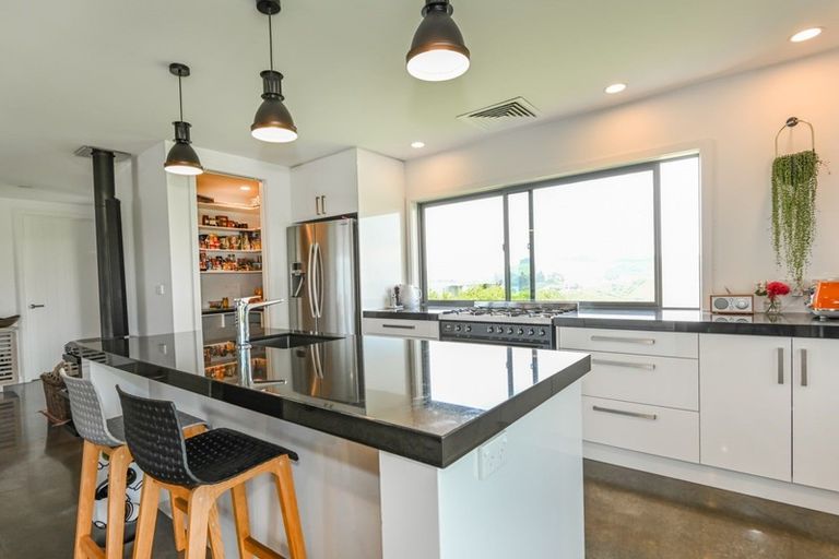 Photo of property in 254 Puketapu Road, Taradale, Napier, 4183