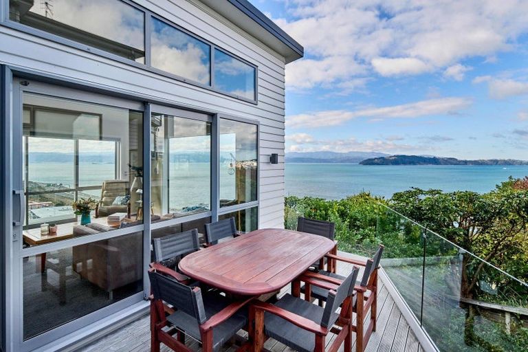 Photo of property in 10 Hervey Way, Kaiwharawhara, Wellington, 6035