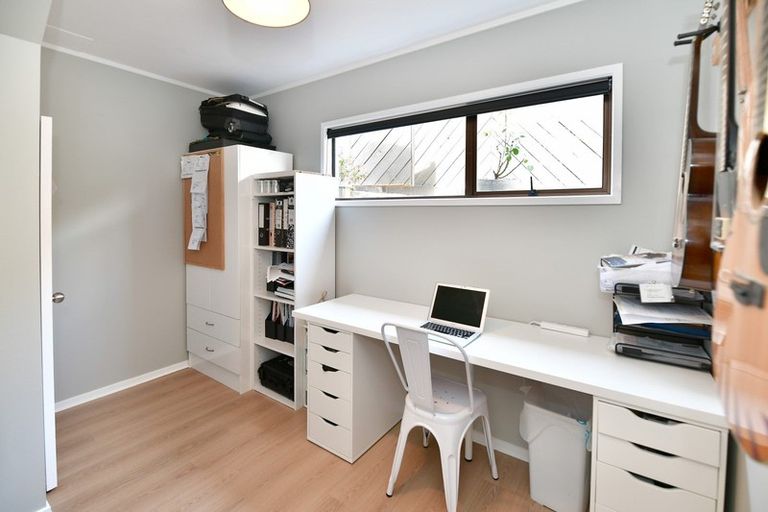 Photo of property in 73b Vipond Road, Stanmore Bay, Whangaparaoa, 0932