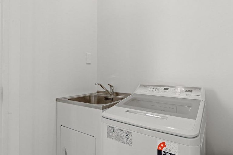 Photo of property in 37 Kairakau Street, Papakura, 2110