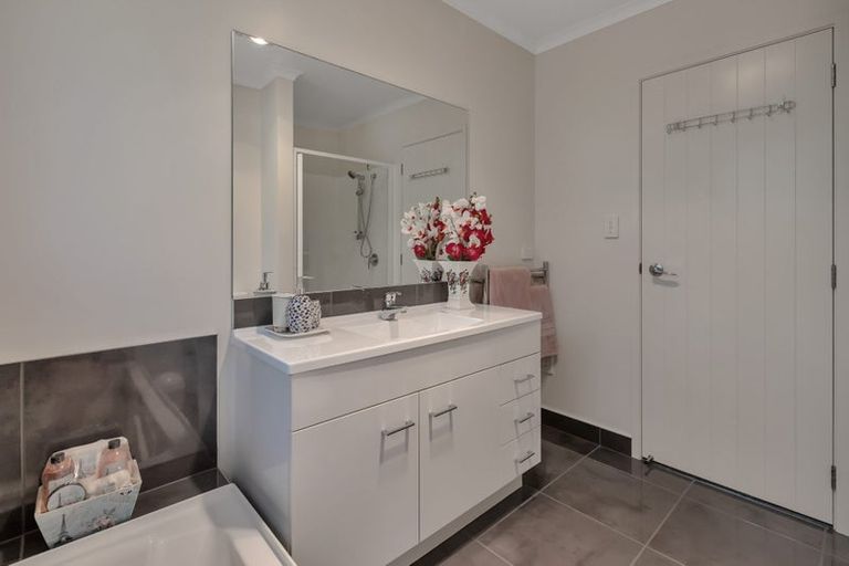 Photo of property in 2 Ocean View Rise, Ruakaka, 0116