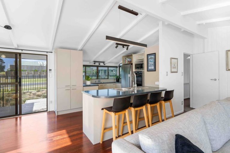 Photo of property in 690 Pukehina Parade, Pukehina, Te Puke, 3189