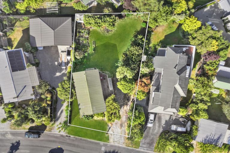 Photo of property in 5 Rimu Lane, Wanaka, 9305