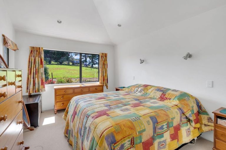 Photo of property in 13 Taipa View Road, Taipa, 0483