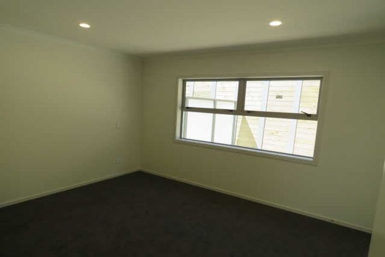 Photo of property in 4/50 Banbury Crescent, Fairfield, Hamilton, 3214