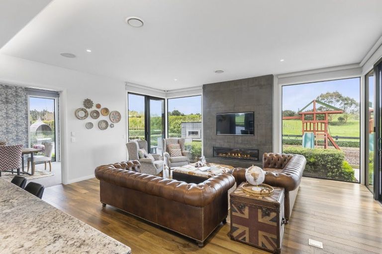 Photo of property in 38 Hawthorne Lane, Kingseat, Papakura, 2580