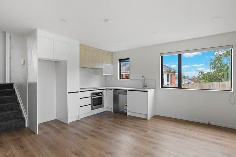 Photo of property in 49a Golf Road, New Lynn, Auckland, 0600