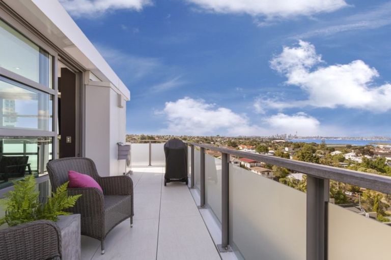 Photo of property in Maison Apartments, 503/16 Huron Street, Takapuna, Auckland, 0622