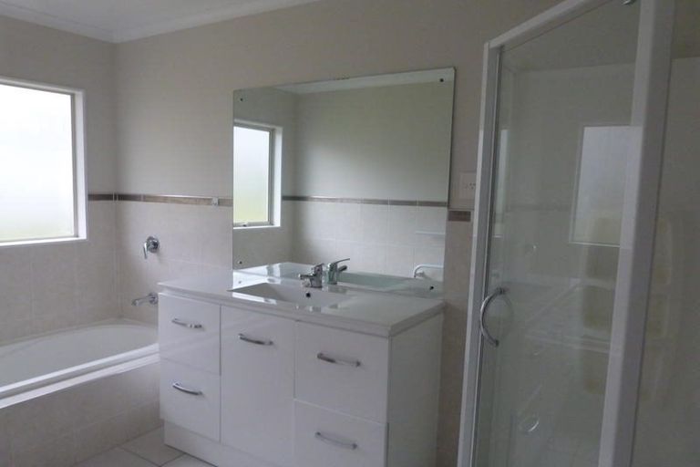 Photo of property in 25 Arlose Place, Westgate, Auckland, 0614