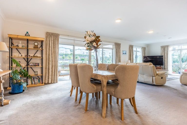 Photo of property in 19 Parkside Drive, Orewa, 0931