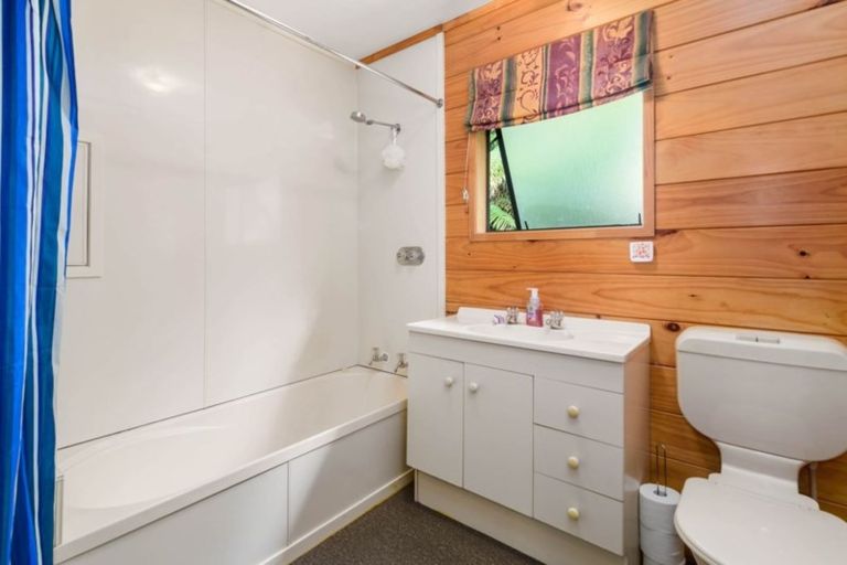 Photo of property in 70 Tawhero Street, Mamaku, 3020