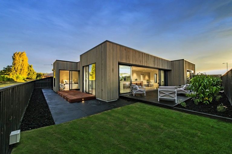 Photo of property in 31 Irvines Track, Halswell, Christchurch, 8025