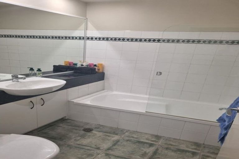 Photo of property in Sandbar Cove, 2/103 Mana Esplanade, Paremata, Porirua, 5026