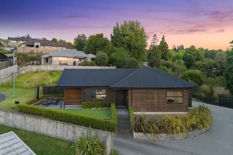 Photo of property in 27 Greenvale Place, Welcome Bay, Tauranga, 3112