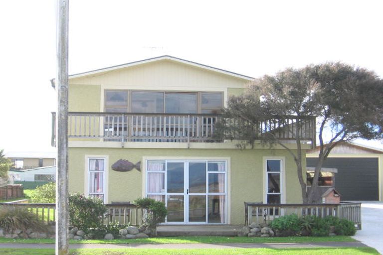 Photo of property in 67 Hartley Street, Foxton Beach, Foxton, 4815