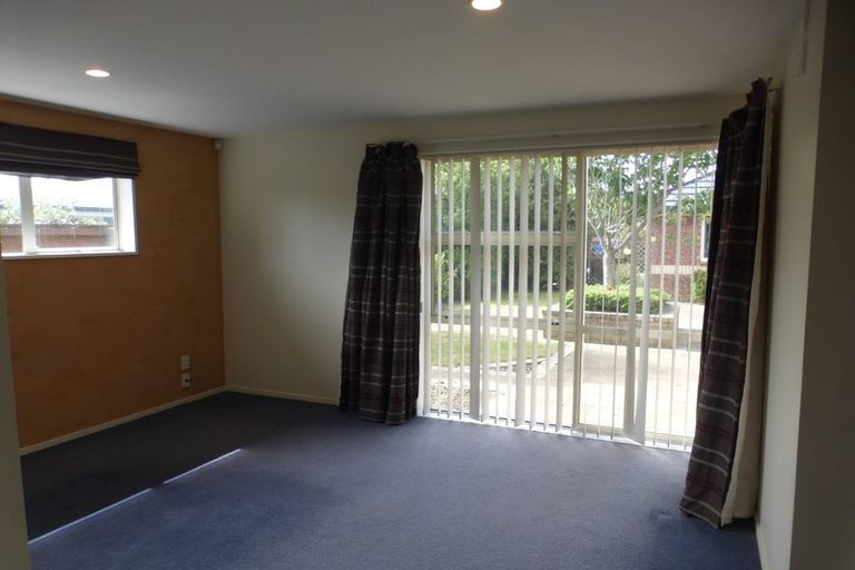 Photo of property in 9 Courtfield Close, Parklands, Christchurch, 8083