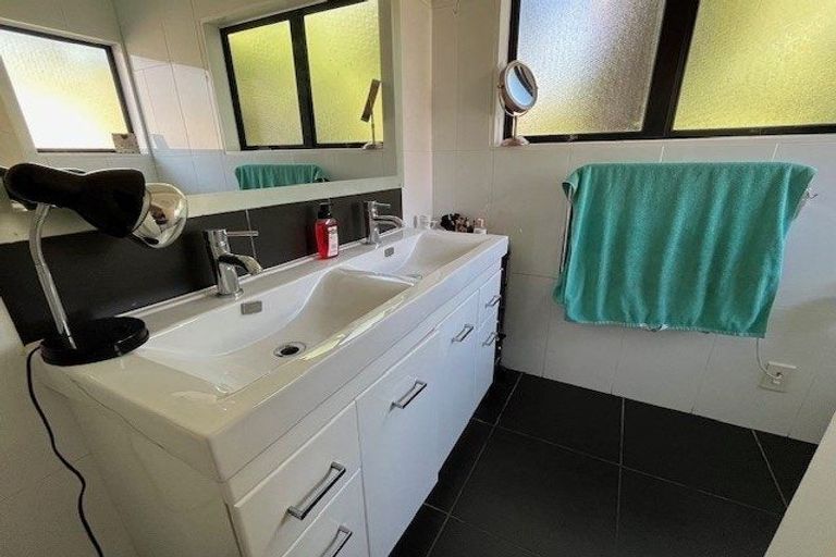 Photo of property in 5 Nicholas Road, Somerville, Auckland, 2014