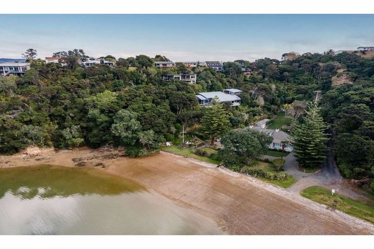 Photo of property in 87 Doves Bay Road, Kerikeri, 0294