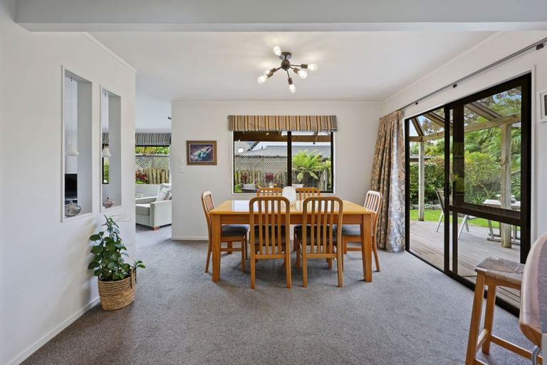Photo of property in 2/1a Basilton Close, Bucklands Beach, Auckland, 2012
