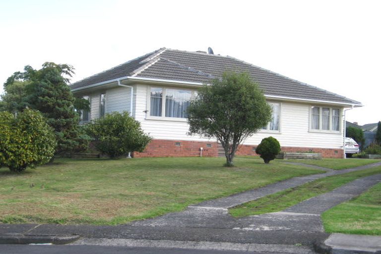 Photo of property in 8 Beaufield Lane, Te Atatu Peninsula, Auckland, 0610