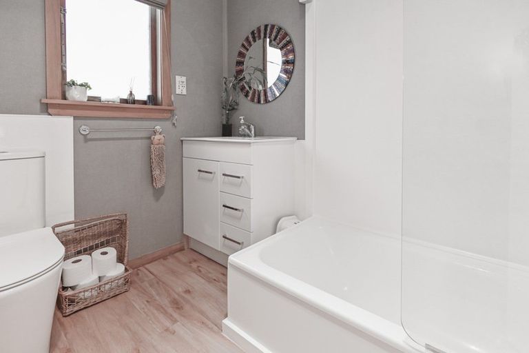 Photo of property in 112 Murdoch Road West, Raureka, Hastings, 4120