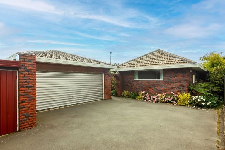 Photo of property in 2/106 Saint James Avenue, Papanui, Christchurch, 8053