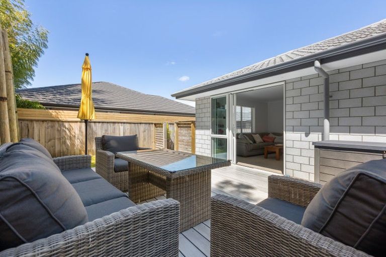 Photo of property in 14 Nukuroa Close, Waitara, 4320