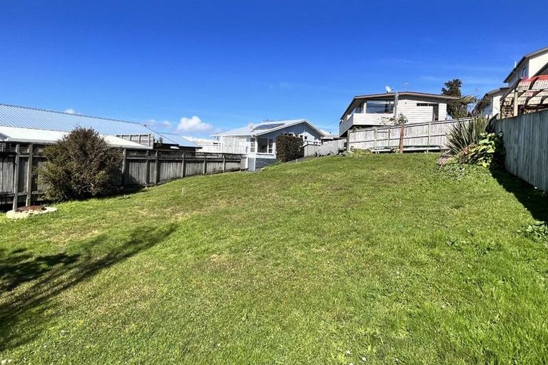 Photo of property in 6a Hauraki Crescent, Pinehill, Auckland, 0632