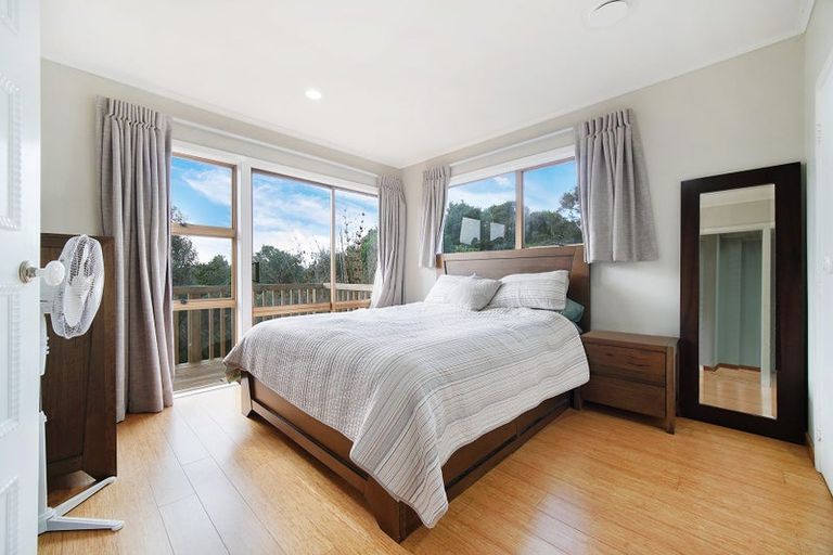 Photo of property in 12 Glenbush Place, Birkenhead, Auckland, 0626
