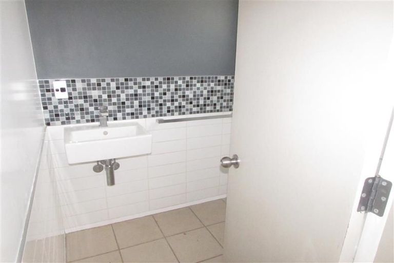 Photo of property in 46 Grenada Avenue, Forrest Hill, Auckland, 0620