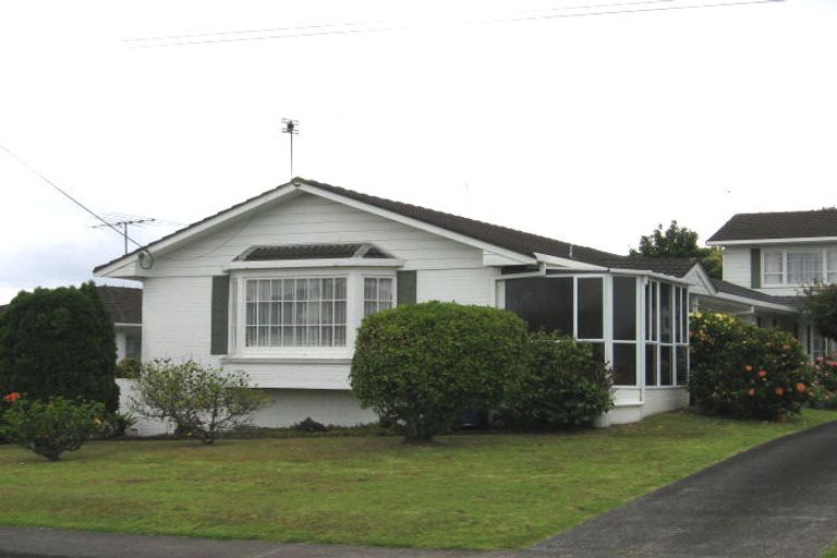 Photo of property in 2/3 Gordon Avenue, Forrest Hill, Auckland, 0620