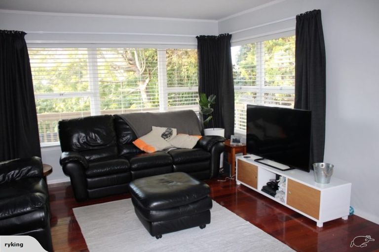 Photo of property in 2/112 Ennis Avenue, Pakuranga Heights, Auckland, 2010