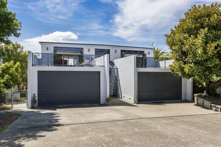 Photo of property in 2/1 Richmond Avenue, Northcote Point, Auckland, 0627