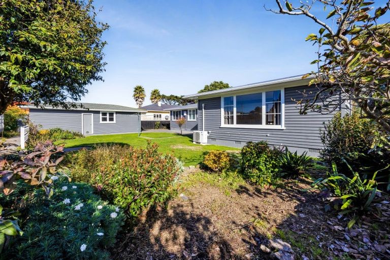 Photo of property in 5 Domett Street, Opunake, 4616