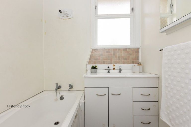 Photo of property in 80 Lipscombe Crescent, Havelock North, 4130