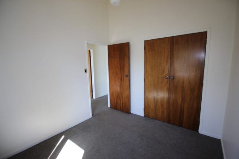 Photo of property in 1/6 Bond Crescent, Forrest Hill, Auckland, 0620