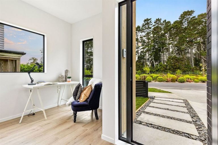 Photo of property in 19 Konoba Avenue, Kumeu, 0810