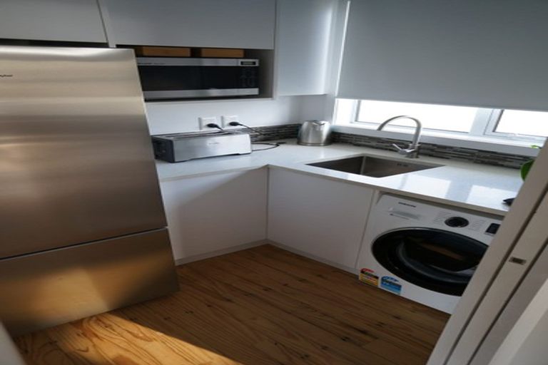 Photo of property in 1/248 Birkdale Road, Birkdale, Auckland, 0626