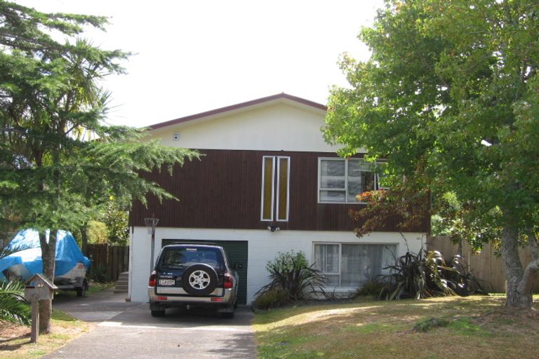 Photo of property in 87 Aeroview Drive, Beach Haven, Auckland, 0626
