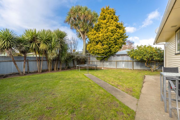 Photo of property in 4 Stoke Place, Awapuni, Palmerston North, 4412