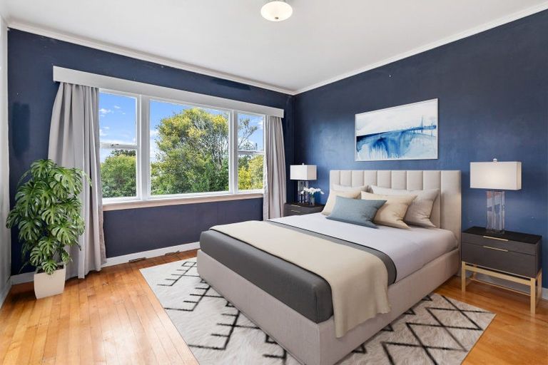 Photo of property in 14 Exmouth Road, Northcote, Auckland, 0627