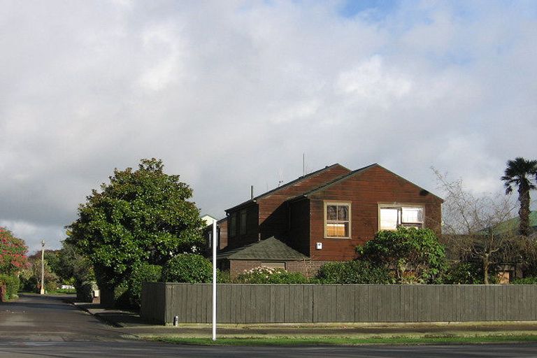 Photo of property in 132 Victoria Avenue, Hokowhitu, Palmerston North, 4410
